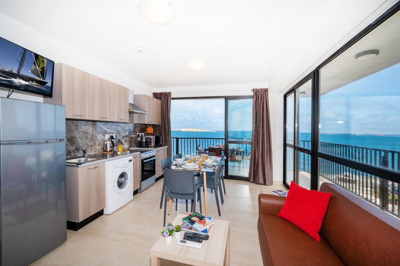 Islet Promenade Seafront Apartment With Large Corner Terrace By Getawaysmalta 세인트폴스베이 외부 사진