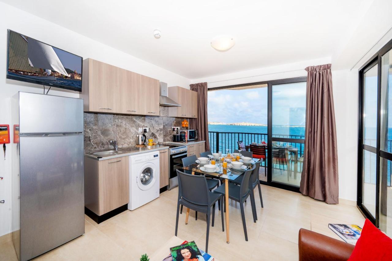Islet Promenade Seafront Apartment With Large Corner Terrace By Getawaysmalta 세인트폴스베이 외부 사진