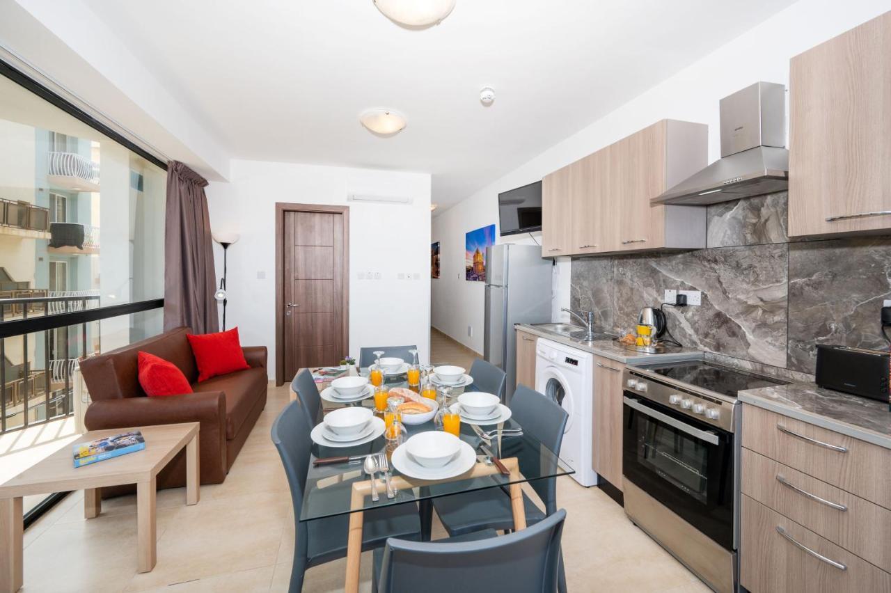 Islet Promenade Seafront Apartment With Large Corner Terrace By Getawaysmalta 세인트폴스베이 외부 사진